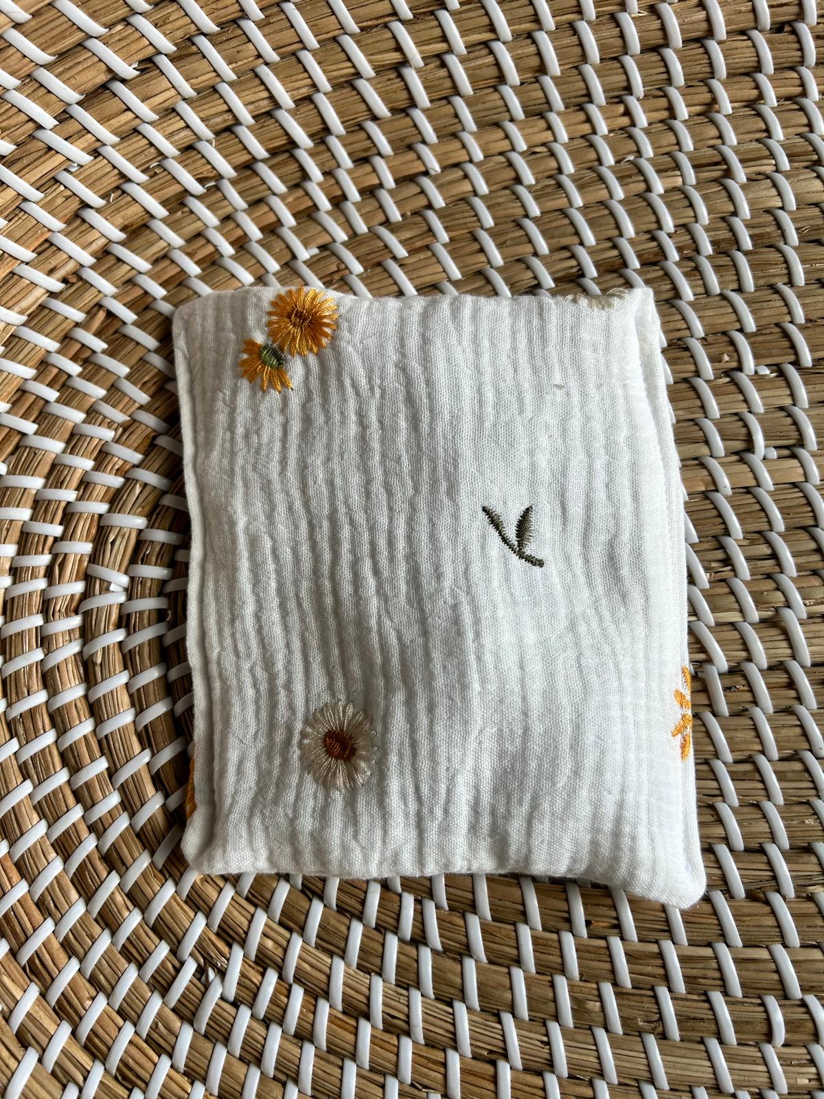 Sensorisch zakje broderie zonnebloem madelief knisperfolie