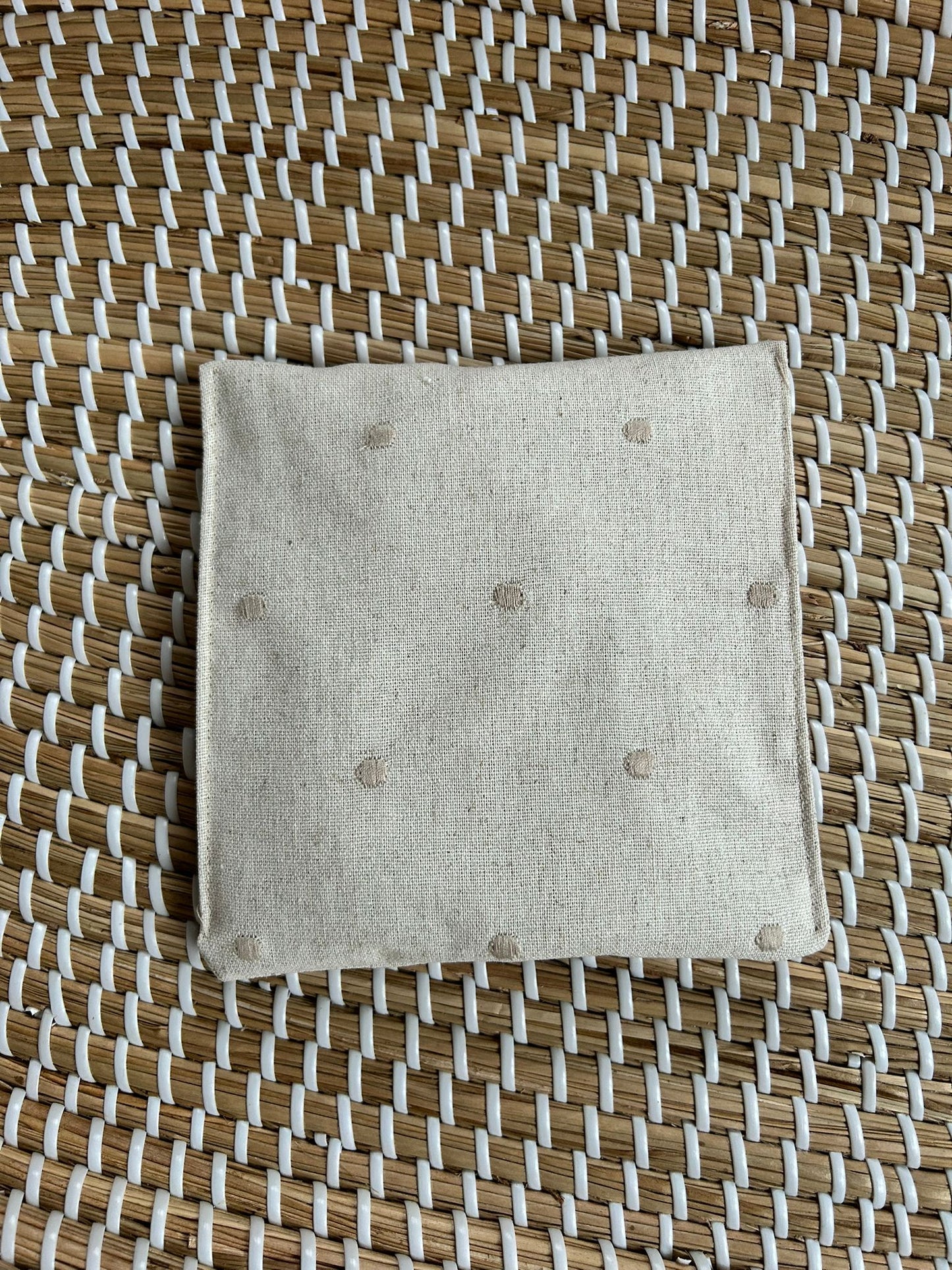 Sensorisch zakje linnen beige dot Knisperfolie