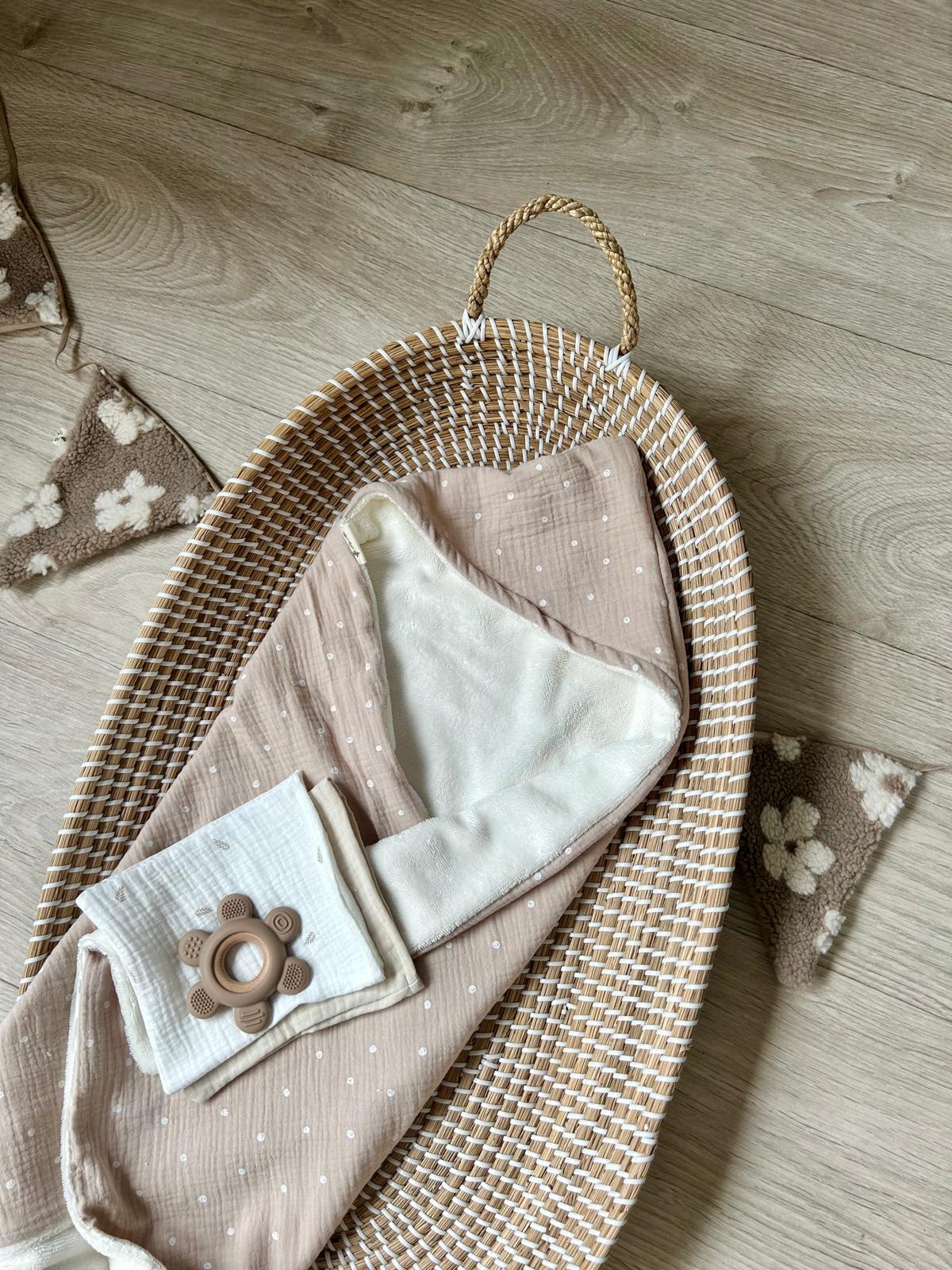 Handgemaakte Wikkeldoek Hydrofiel beige stippen en Bamboe zacht teddy ecru
