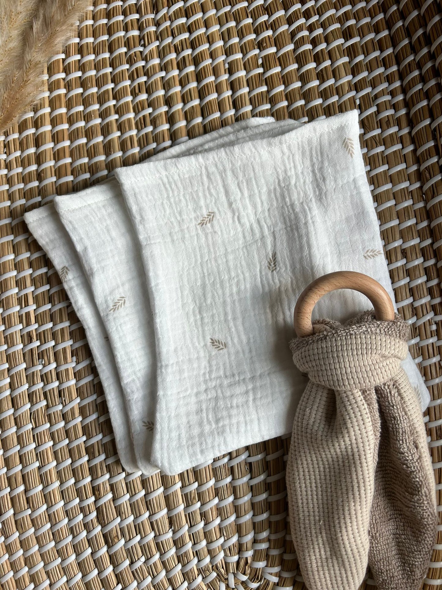Handgemaakte Hydrofiele washandjes Beige veertjes