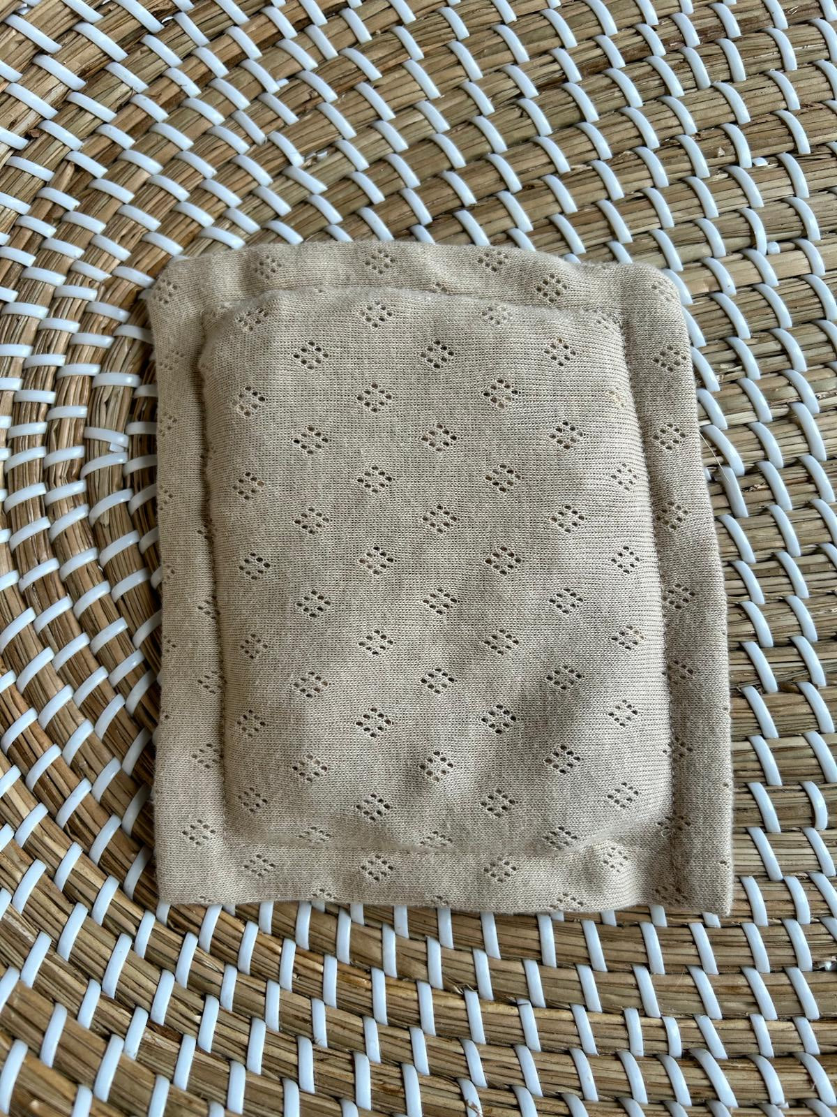 Sensorisch zakje Kersenpitten Fijngebreide Ajour beige