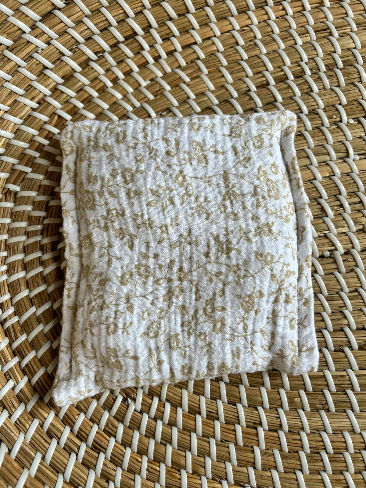 Sensorisch zakje hydrofiel beige bloem knisperfolie