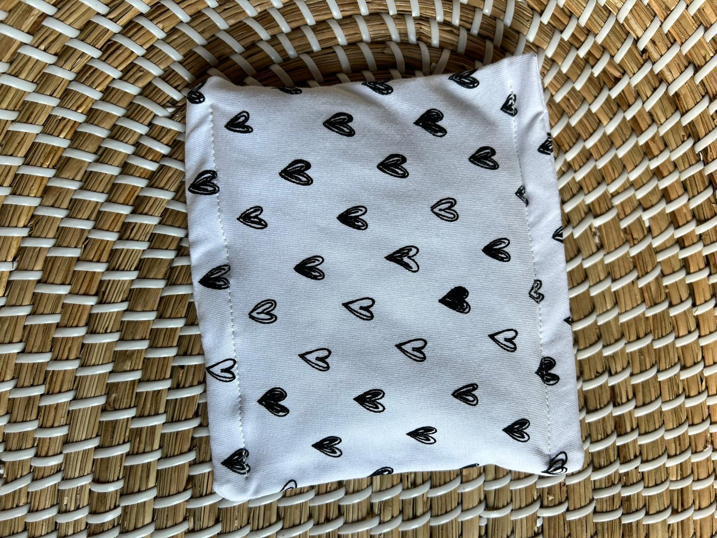 Sensorisch zakje zwart wit hartjes Knisperfolie